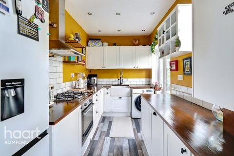 undefined, Esher Avenue, Romford, RM7 9EA