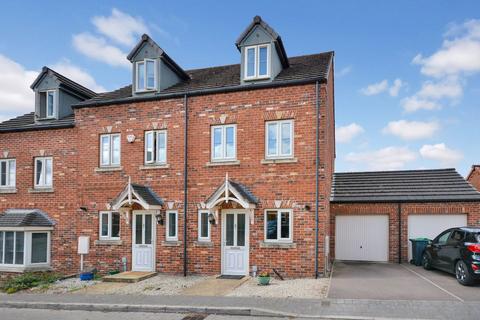 3 bedroom townhouse for sale, Levertons Place, Hucknall