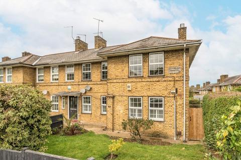 2 bedroom maisonette for sale, Athenlay Road, London SE15