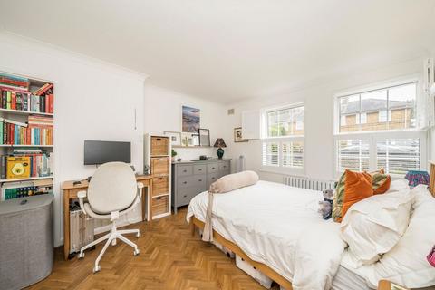2 bedroom maisonette for sale, Athenlay Road, London SE15