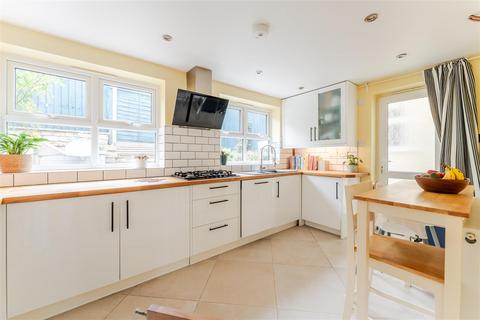 3 bedroom terraced house for sale, Charming cottage in the village of Claverham