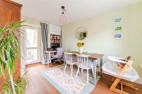 3 bedroom terraced house for sale, Charming cottage in the village of Claverham