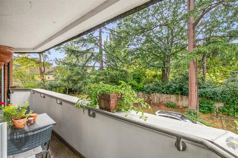 2 bedroom flat for sale, Inner Park Road, London