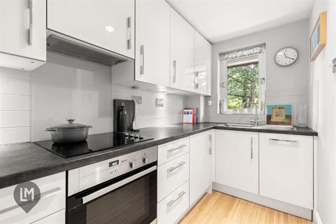 2 bedroom flat for sale, Inner Park Road, London