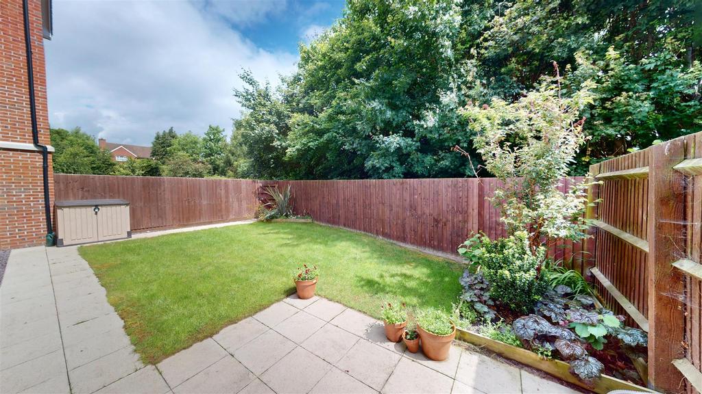 Drapers Rise 28 Garden 1.jpg