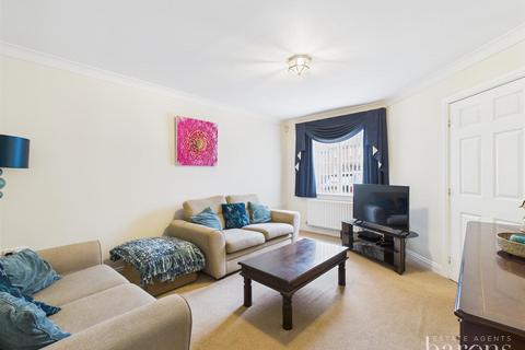 3 bedroom end of terrace house for sale, Breadels Field, Basingstoke RG22