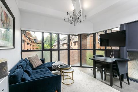 1 bedroom flat to rent, Old Station Approach, Capitol House Old Station Approach, SO23