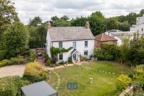 4 bedroom detached house for sale, Manor Road, Loughton IG10