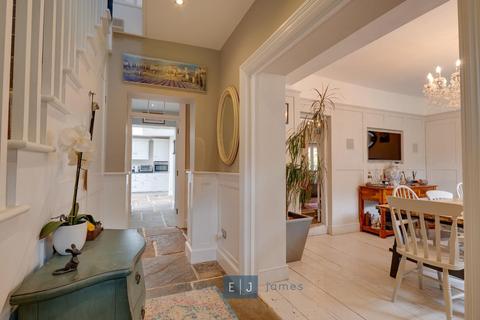 4 bedroom detached house for sale, Manor Road, Loughton IG10