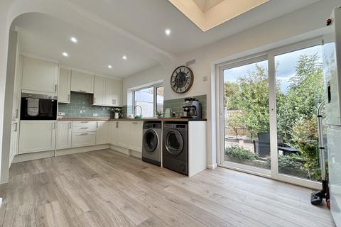 2 bedroom bungalow for sale, Clitheroe Place, Marton FY4