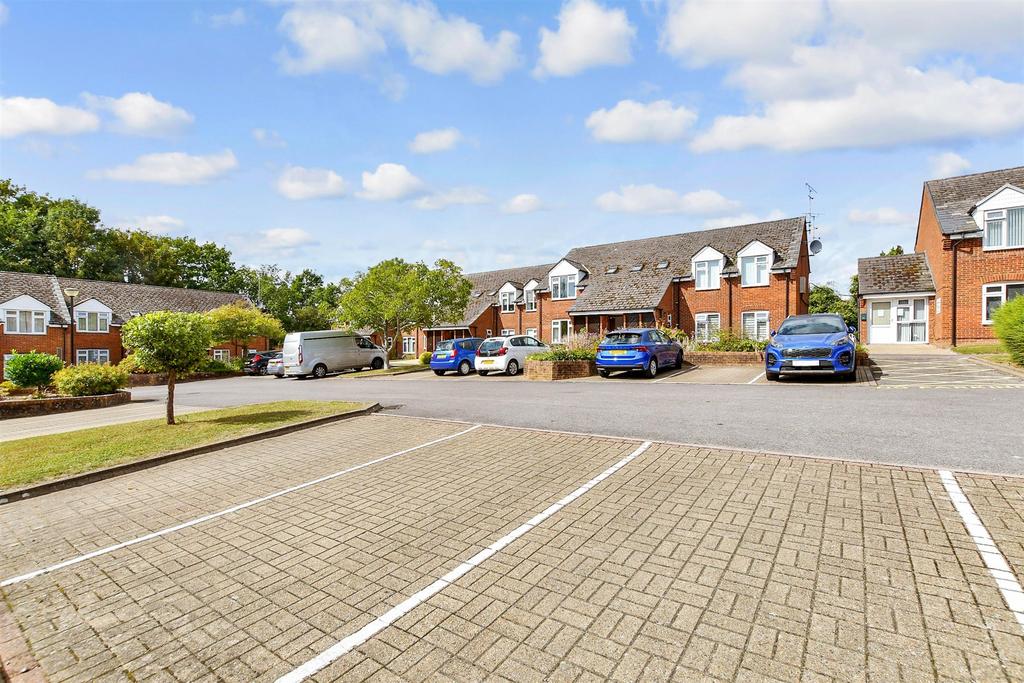 Driveway/Parking