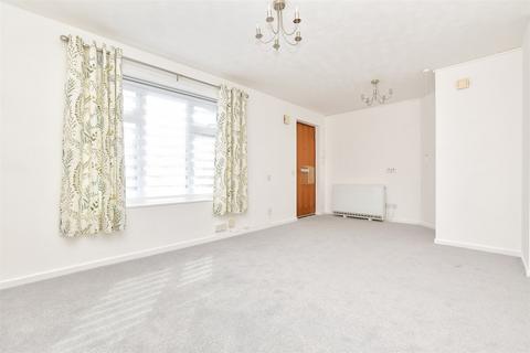 1 bedroom ground floor flat for sale, Rowan Mead, Tadworth KT20