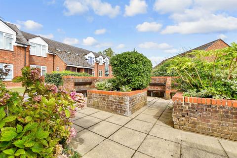 1 bedroom ground floor flat for sale, Rowan Mead, Tadworth KT20