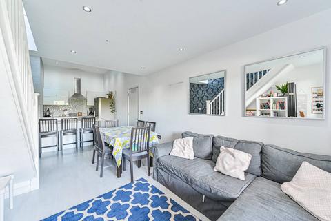 3 bedroom flat for sale, Yeoman Street, Deptford, London, SE8