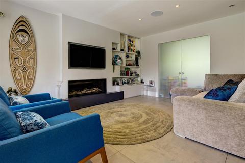 undefined, Hill Top, NW11