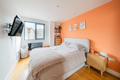 Flat 5, Stocks House, 9 North Street, Leatherhead, KT22 7UX