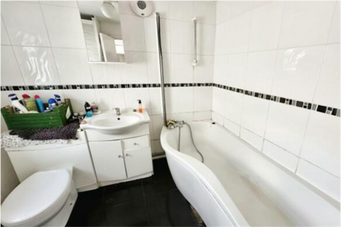 undefined, INVESTMENT OPPORTUNITY!! FOUR BEDROOM HMO