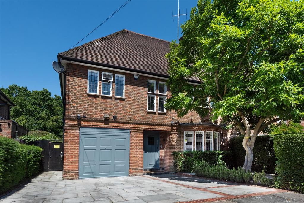 D0388 93 meadway ext2.jpg