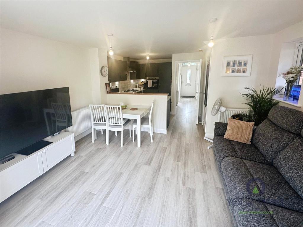 Lounge &amp; Kitchen