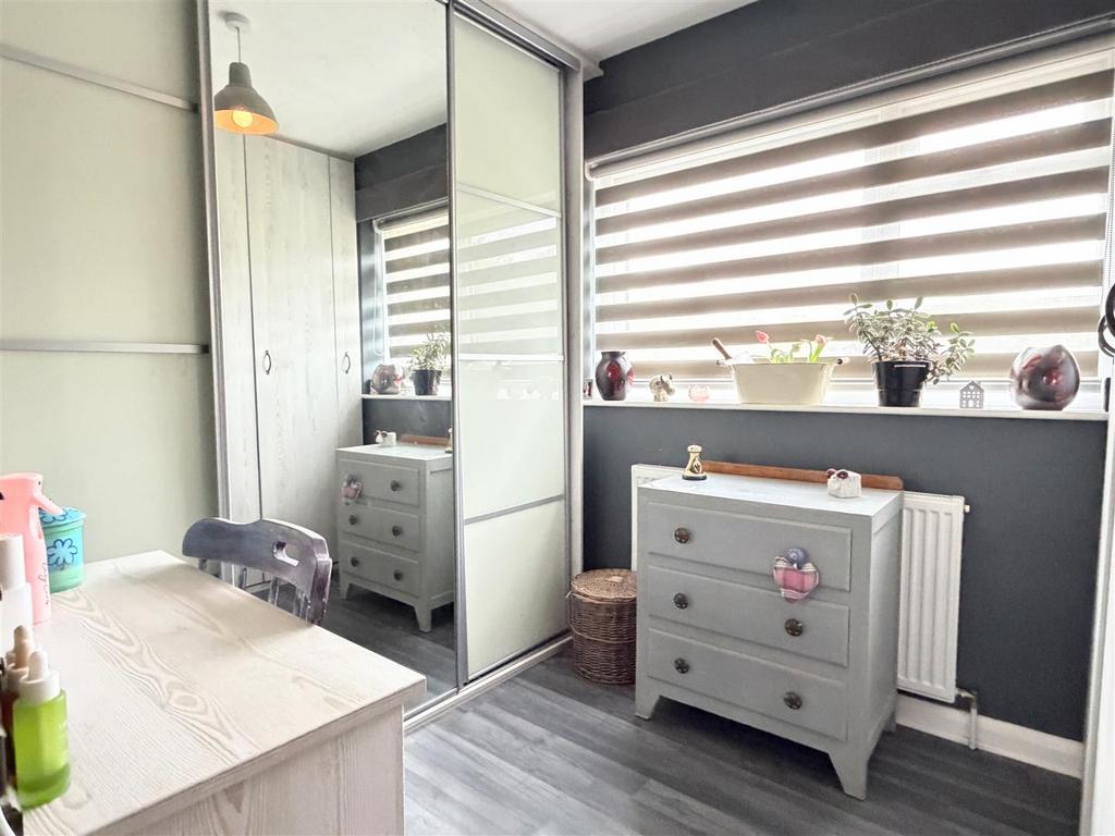 Dressing room/bedroom four