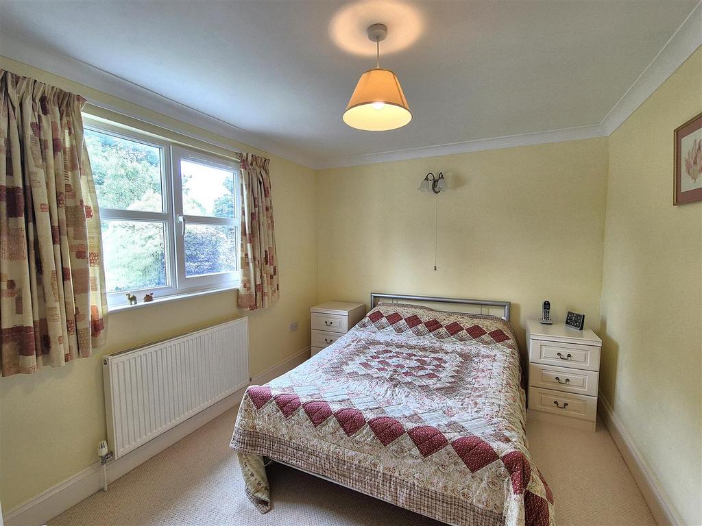 Bedroom 2 (2).jpg