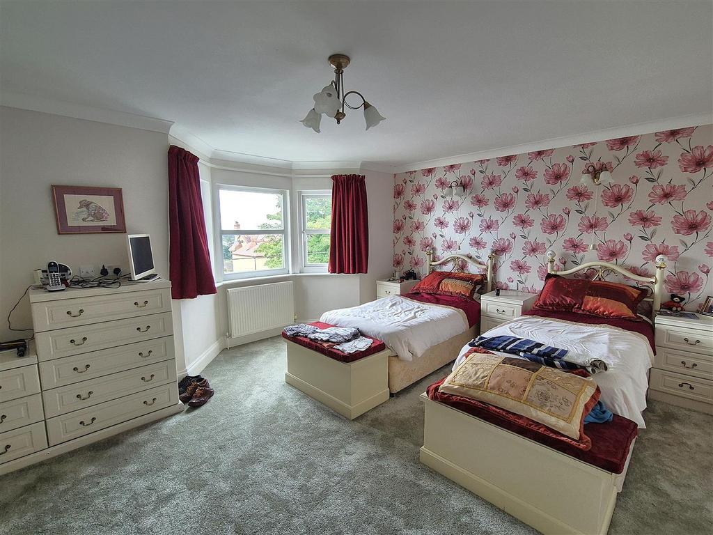 Bedroom 4.jpg