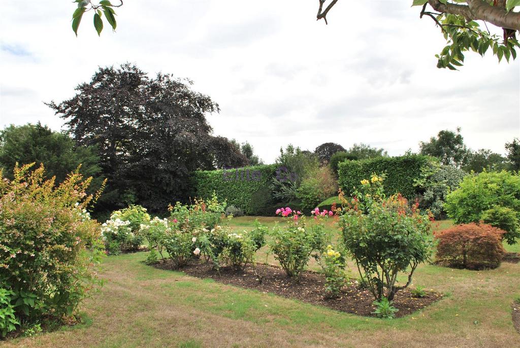 Rear Communal Garden