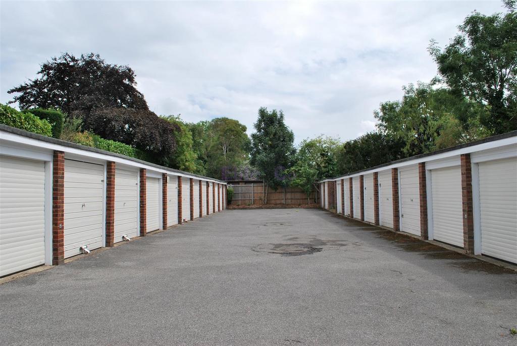 Double Garag-en-Bloc