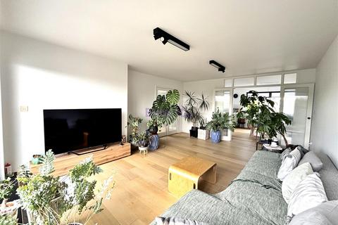 3 bedroom penthouse for sale, Court Downs Road, Beckenham, BR3
