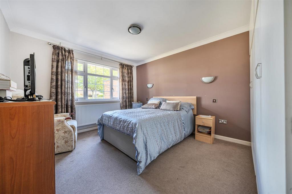 For Sale by  Aspire Residential   Glynde Avenue
