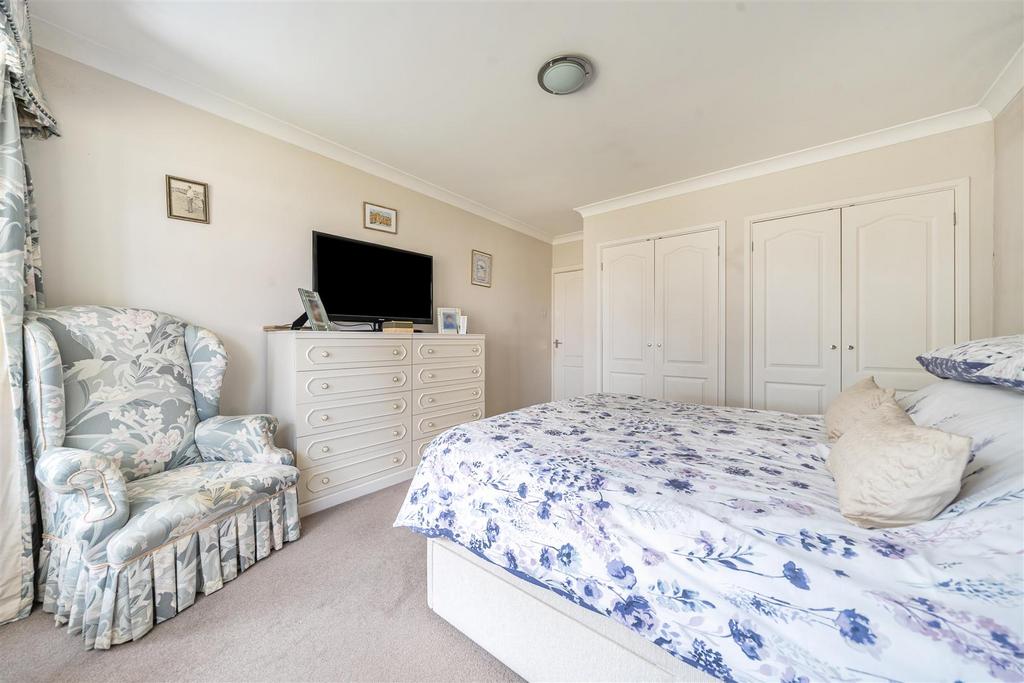 For Sale by  Aspire Residential   Glynde Avenue