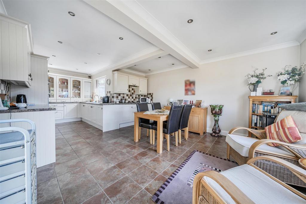 For Sale by  Aspire Residential   Glynde Avenue