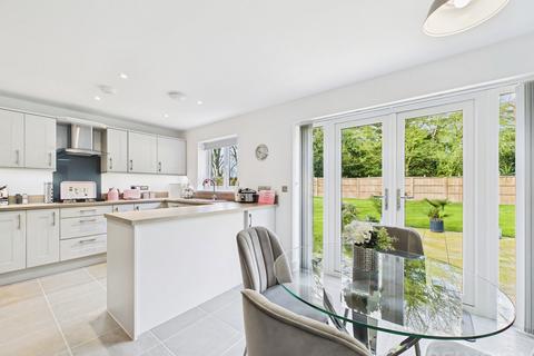 undefined, Garner Close, Carbrooke, IP25