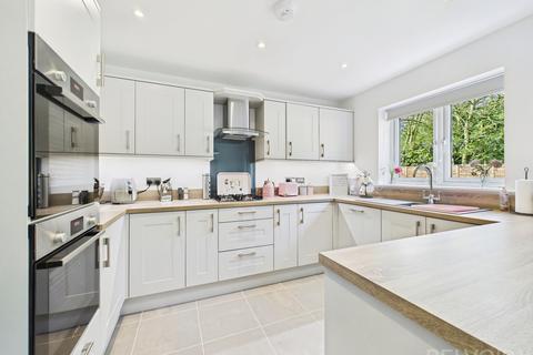 undefined, Garner Close, Carbrooke, IP25