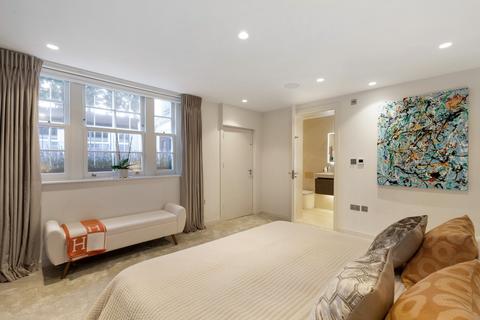 2 bedroom flat for sale, Smith Street, London SW3