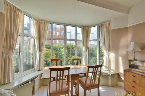 2 bedroom ground floor flat for sale, Cantelupe Road, Bexhill-on-Sea, TN40