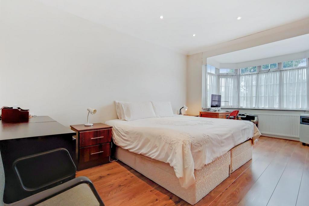 11 Master Bedroom-1.jpg