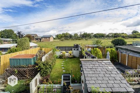 2 bedroom cottage for sale, Bury New Road, Bolton, Greater Manchester, BL2 6QG