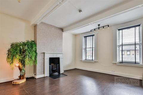 Property to rent - King Street, Whalley