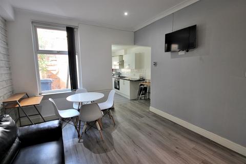 undefined, Liverpool L6