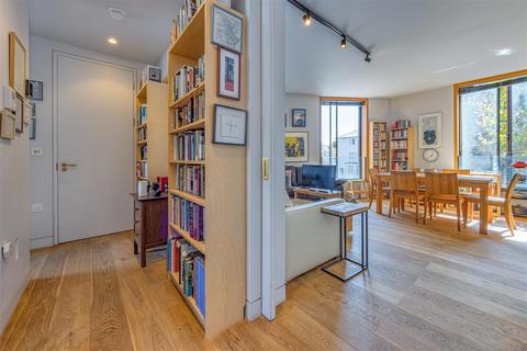 2 bedroom flat for sale, Swains Lane, Highgate, London, N6