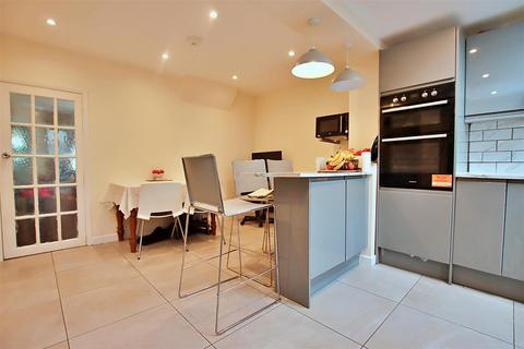20 Reston Path, Borehamwood, WD6 5AU