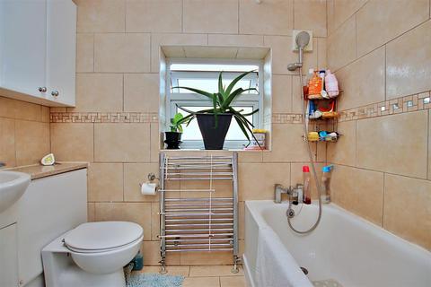 20 Reston Path, Borehamwood, WD6 5AU