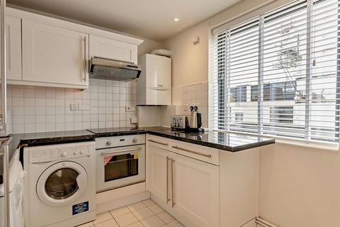 2 bedroom apartment to rent, Fulham Road, London SW3