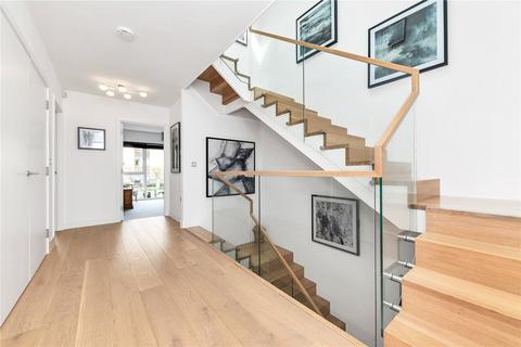 2 Harrison Drive, Cambridge, CB2 8ED