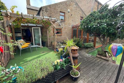 4 bedroom end of terrace house for sale, Spring Grove, Clayton West, Huddersfield, HD8 9HH