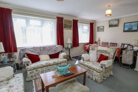 3 bedroom semi-detached house for sale, Sandown Road, Coulsdon