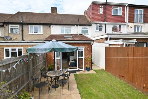 3 bedroom terraced house for sale, Fulwell Park Avenue, Twickenham TW2