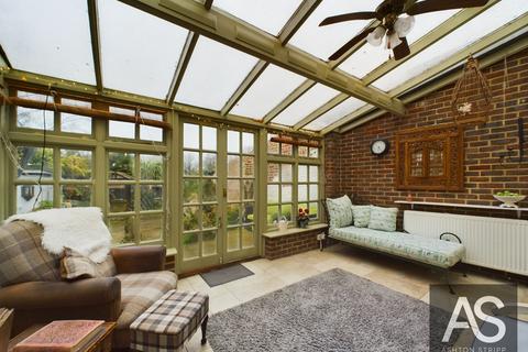 undefined, Tudor house, 5 High Street, TN33 0AE