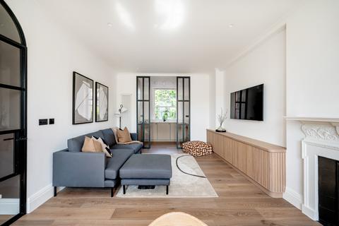 2 bedroom flat to rent, Arundel Mansions, Kelvedon Road, London SW6